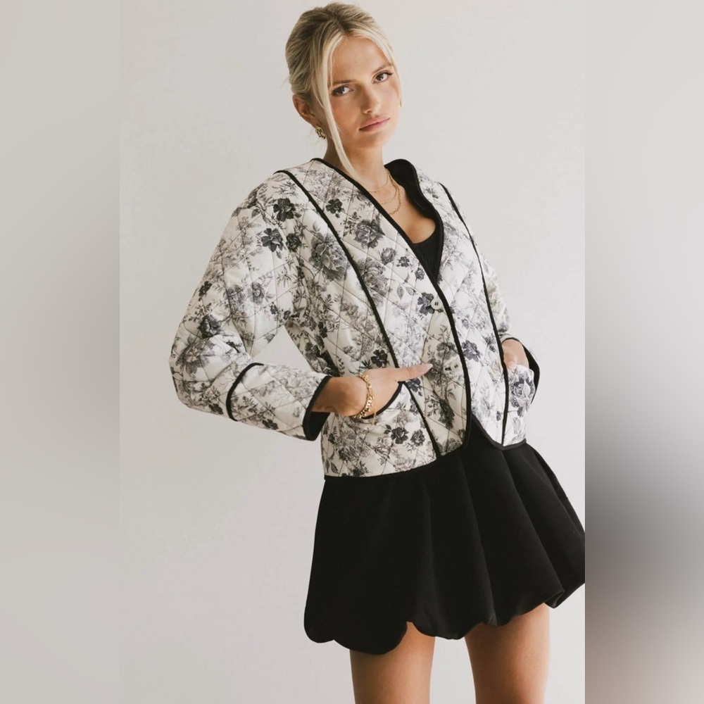 **NWT** So Me Quilted Floral Black and White Women's Jacket - Picture 2 of 13